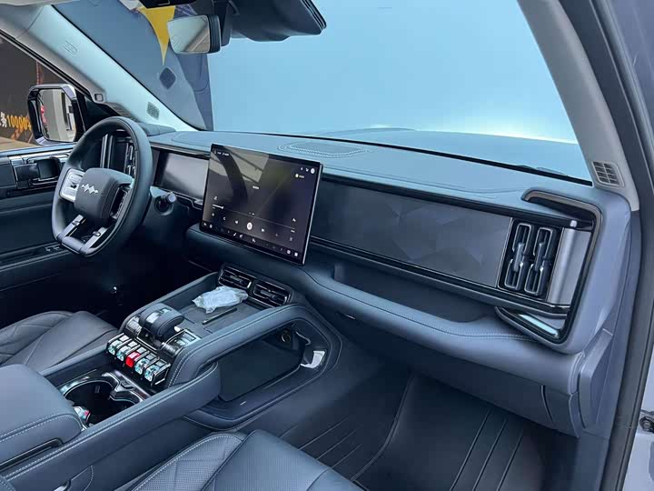 BYD FangChengBao Leopard 5, 2025 — фото 7 из 9