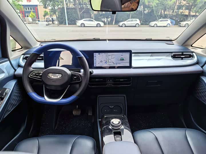 Geely Geometry E Firefly, 2023 — фото 4 из 9