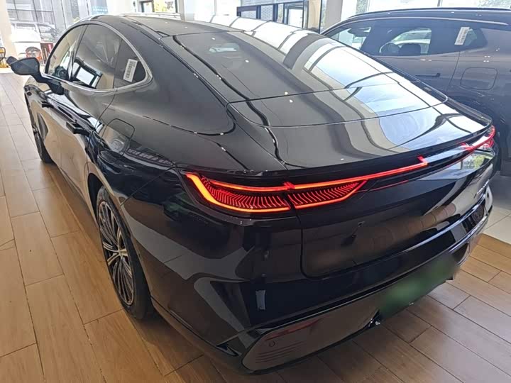 Geely Galaxy Starshine 8 EM-i, 2025 — фото 5 из 9