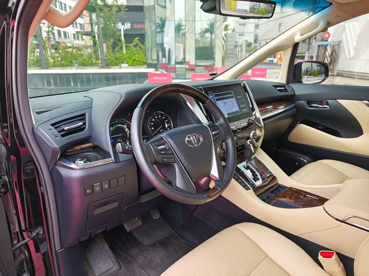 Toyota Alphard, 2023 — фото 9 из 9