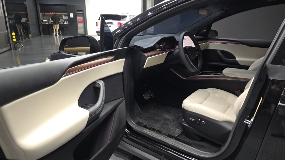 Tesla Model X, 2025 — фото 10 из 12