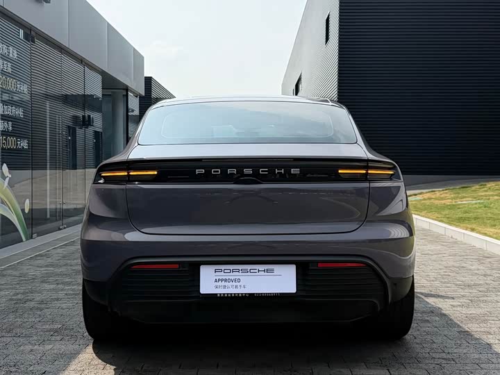 Porsche Macan EV, 2024 — фото 6 из 9