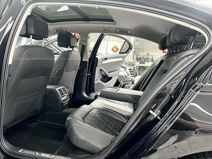 Volkswagen Magotan GTE Hybrid, 2023 — фото 8 из 9