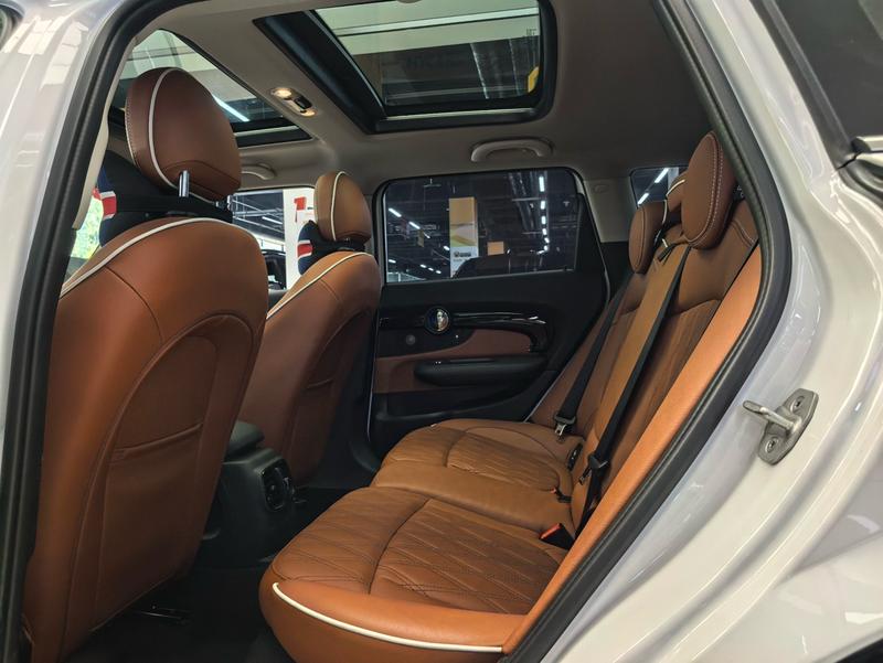 Mini Clubman, 2024 — фото 12 из 12