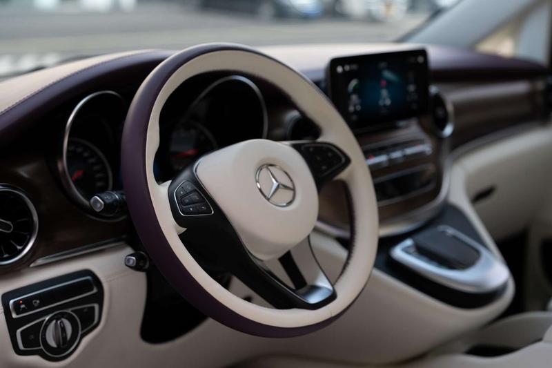 Mercedes-Benz V-Class, 2023 — фото 10 из 12