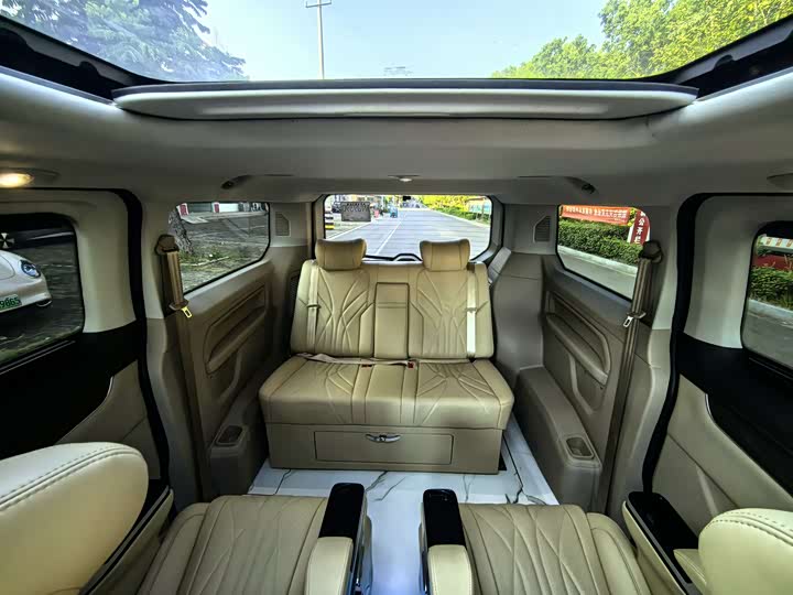 Ford Tourneo, 2023 — фото 12 из 12