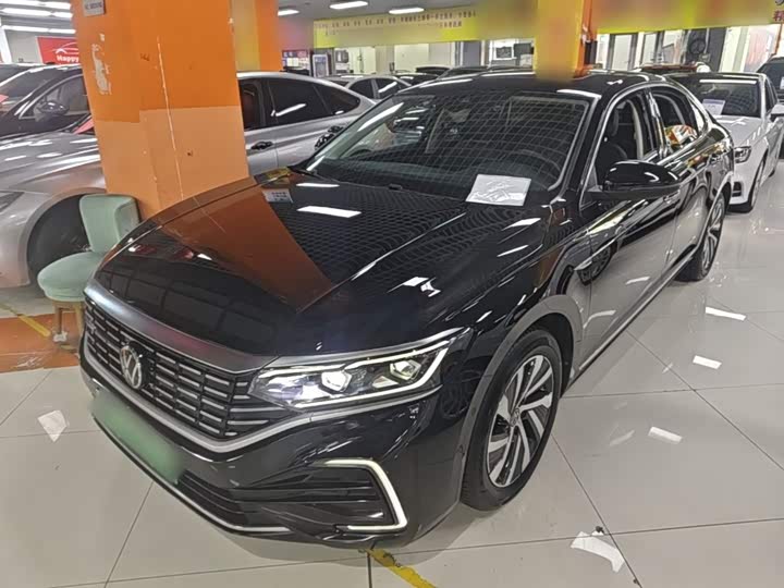 Volkswagen Passat Hybrid, 2022 — фото 2 из 9