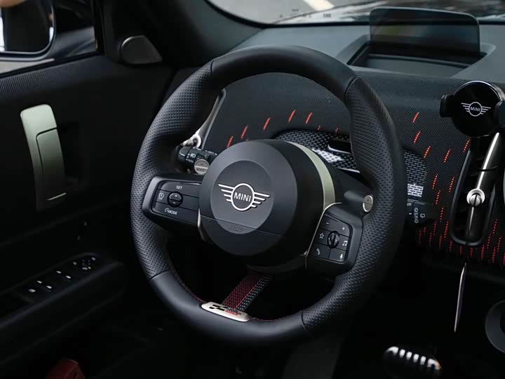Mini Countryman JCW, 2025 — фото 7 из 9