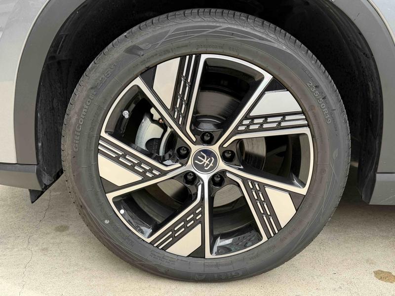 BYD Song Pro Hybrid, 2024 — фото 5 из 11