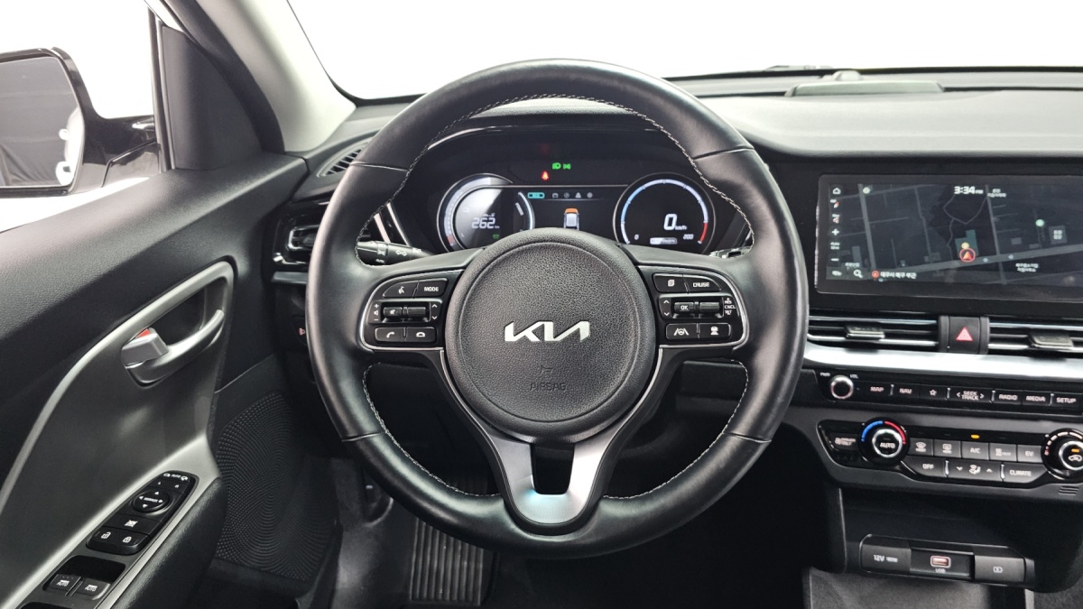 Kia Niro, 2023 — фото 12 из 12