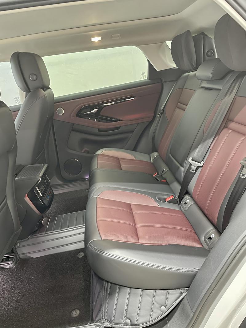 Land Rover Range Rover Evoque L, 2026 — фото 11 из 12