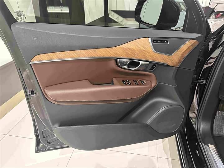 Volvo XC90, 2024 — фото 6 из 9