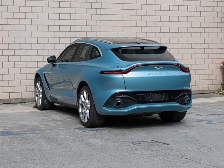 Aston Martin DBX, 2022 — фото 6 из 9