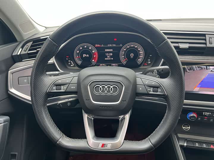 Audi Q3 Sportback, 2022 — фото 8 из 9