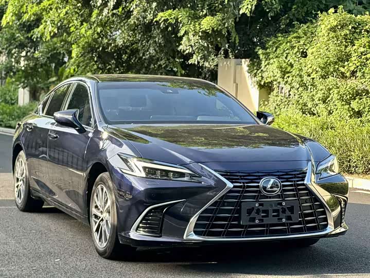 Lexus ES, 2025 — фото 2 из 9