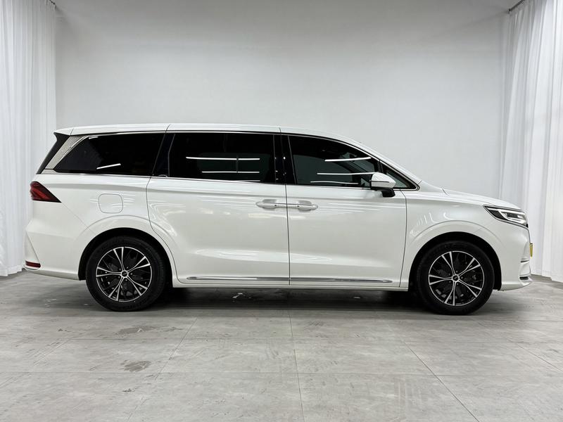 Roewe iMax 8, 2023 — фото 8 из 12