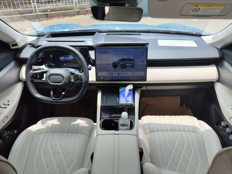Lynk & Co 08 EM-P Hybrid, 2025 — фото 7 из 10