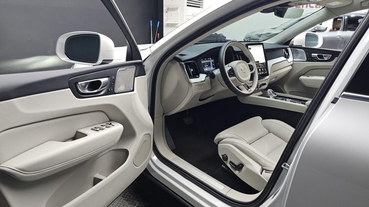 Volvo XC60, 2025 — фото 9 из 12
