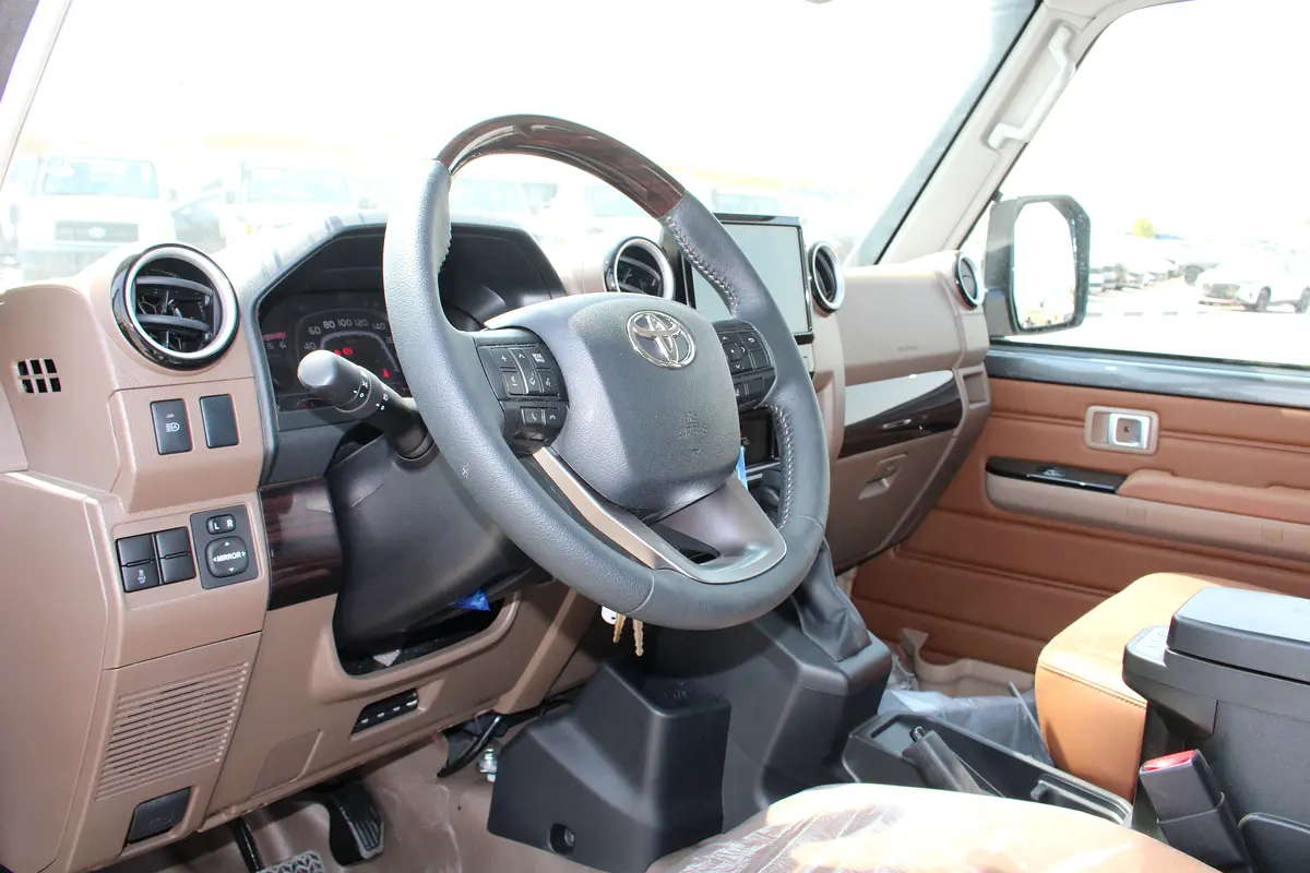 Toyota Land Cruiser 70 Series, 2026 — фото 10 из 10