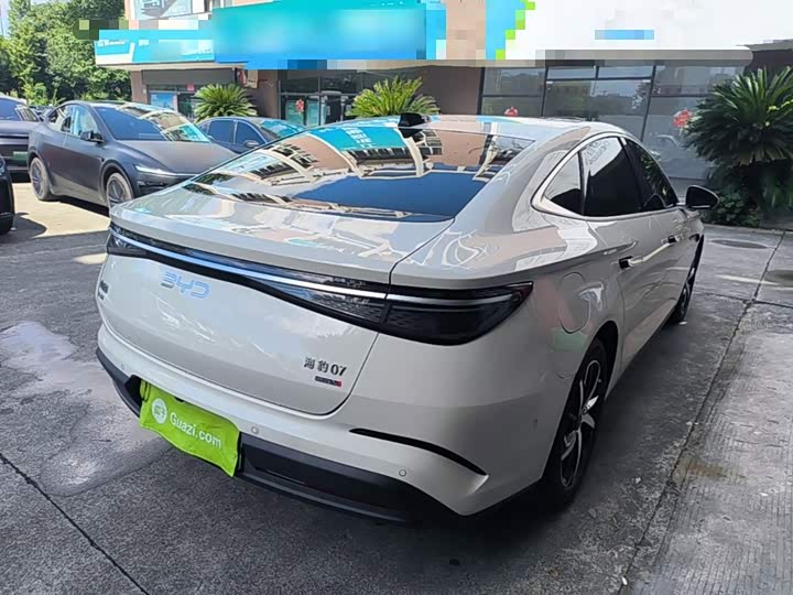 BYD Seal 07 DM-i Hybrid, 2025 — фото 7 из 9