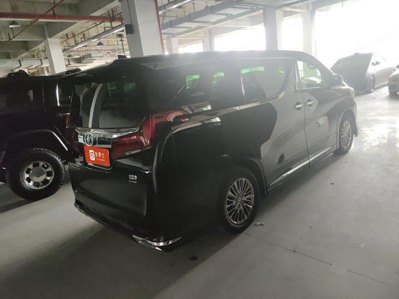 Toyota Alphard, 2021 — фото 5 из 10