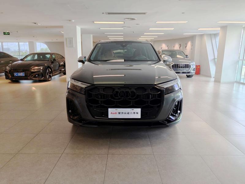 Audi SQ7, 2025 — фото 2 из 12