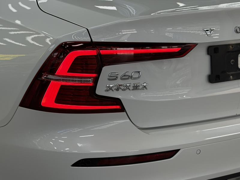 Volvo S60, 2023 — фото 9 из 12
