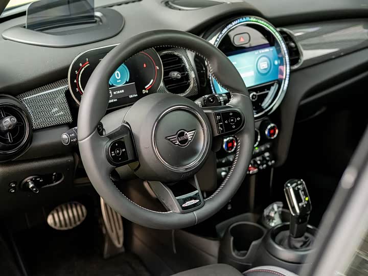 Mini Mini JCW, 2022 — фото 7 из 9