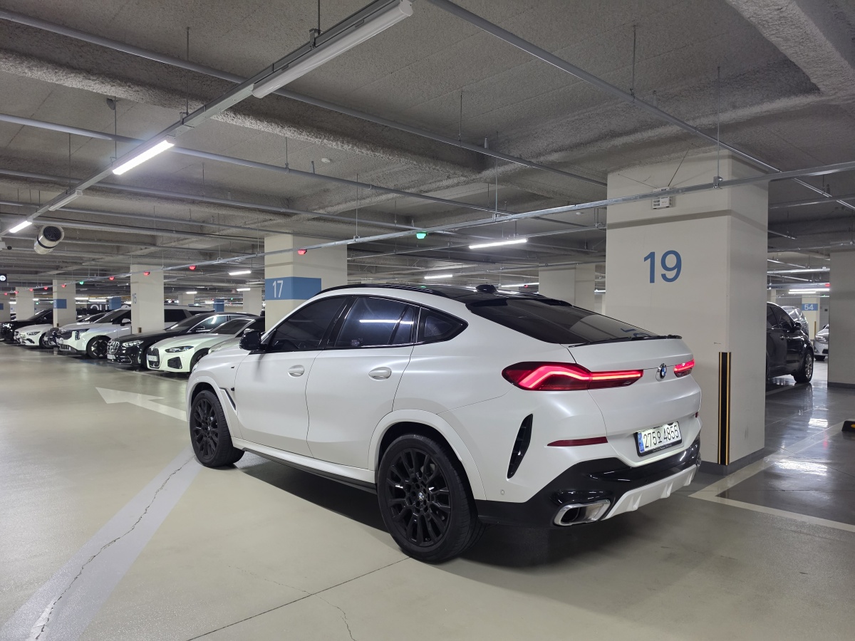 BMW X6, 2024 — фото 2 из 7