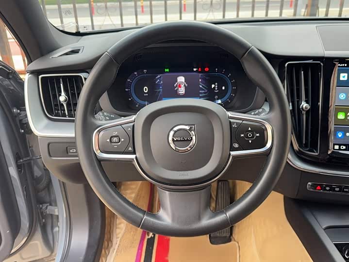 Volvo XC60, 2022 — фото 7 из 9