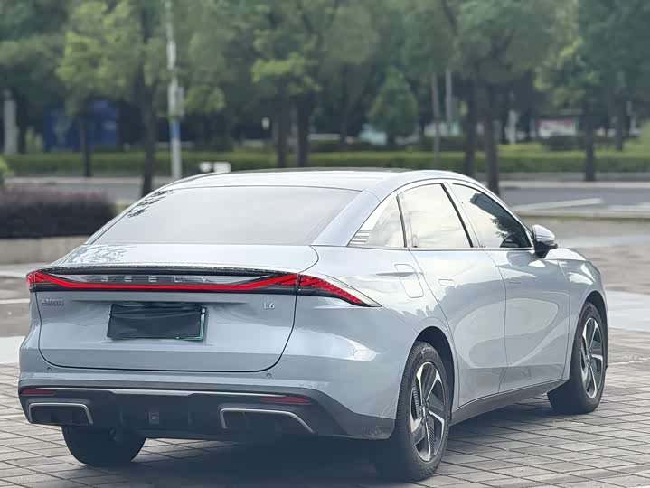 Geely Galaxy L6, 2023 — фото 6 из 9