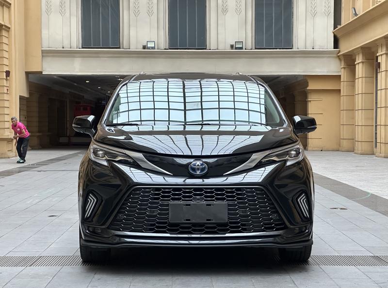 Toyota Granvia, 2023 — фото 2 из 12