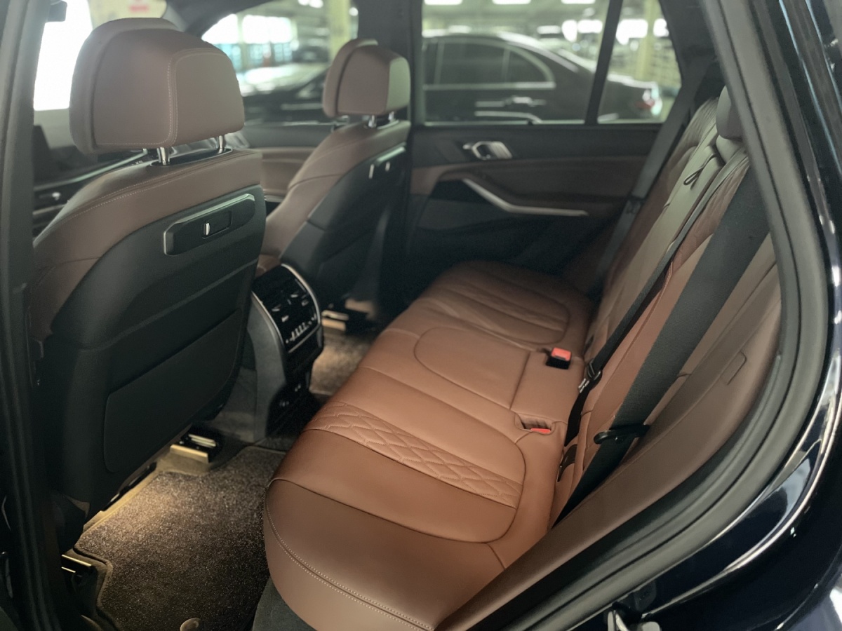 BMW X5, 2025 — фото 8 из 9