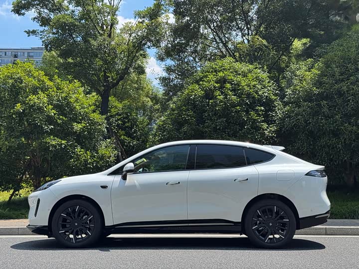 GAC Hyptec HT, 2026 — фото 3 из 9
