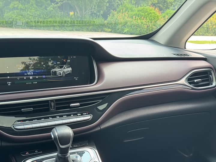 GAC Trumpchi M6, 2024 — фото 7 из 9
