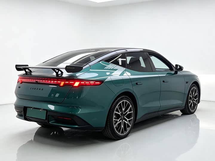 Lynk & Co 30 EM-P Hybrid, 2026 — фото 6 из 9