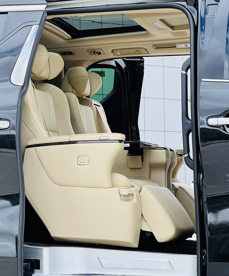 Toyota Alphard, 2022 — фото 8 из 12