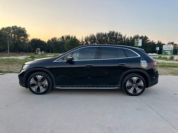 Mercedes-Benz EQE SUV, 2025 — фото 7 из 9