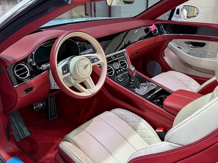 Bentley Continental GT, 2023 — фото 7 из 9