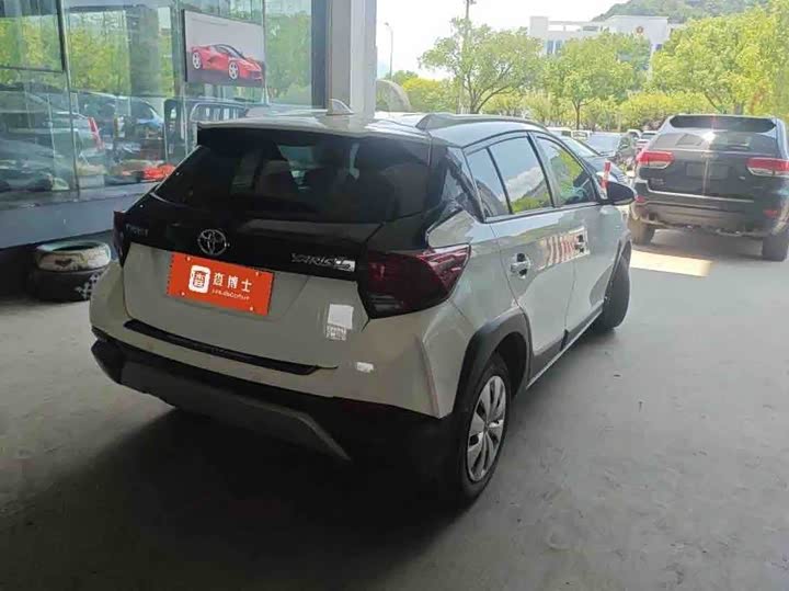 Toyota Yaris L Hatchback, 2022 — фото 7 из 9
