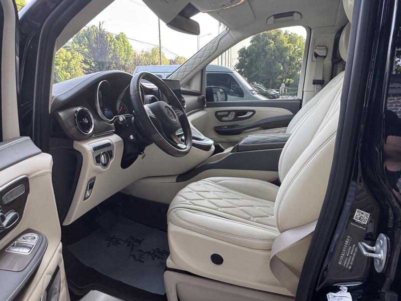 Mercedes-Benz V-Class, 2022 — фото 6 из 9