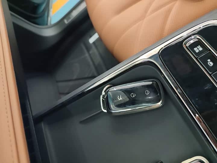 Geely Galaxy Starshine 8 EM-i, 2025 — фото 9 из 9