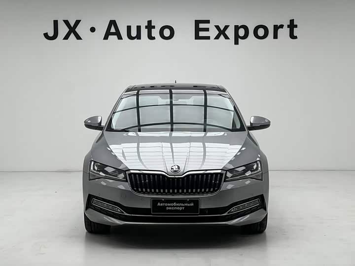 Skoda Superb, 2023 — фото 2 из 9