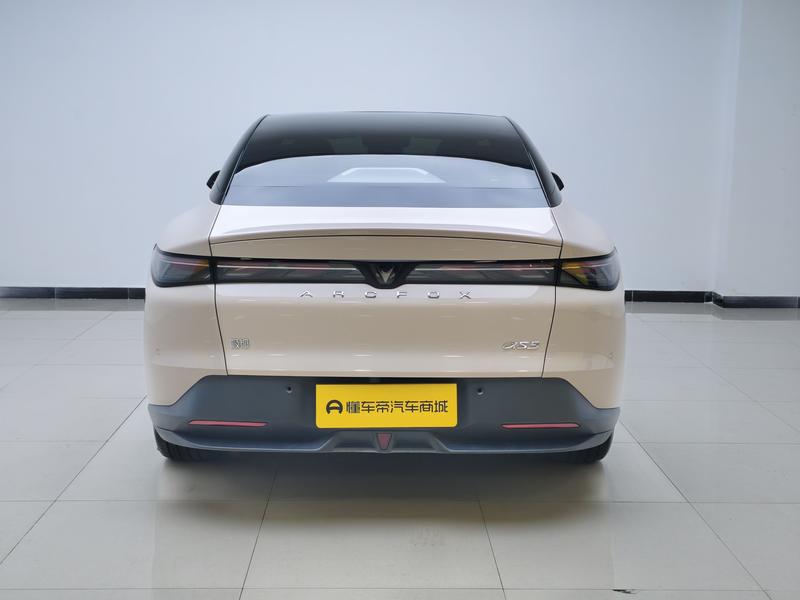 BAIC Arcfox Alpha S5, 2025 — фото 6 из 12