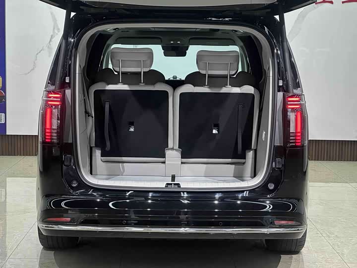 Volvo EM90, 2024 — фото 7 из 9
