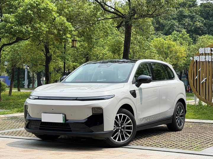 Leapmotor B10, 2024 — купить в Смоленске под ключ