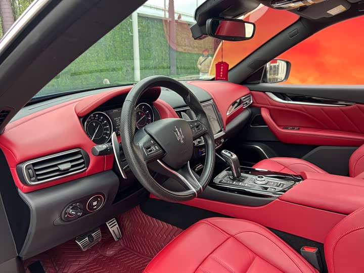 Maserati Levante, 2022 — фото 9 из 9