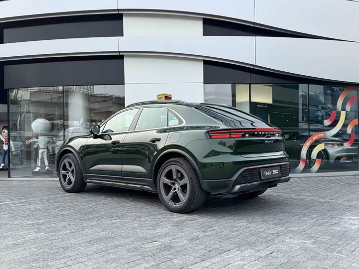 Porsche Macan EV, 2025 — фото 7 из 9