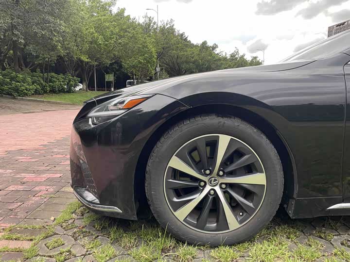 Lexus LS, 2021 — фото 6 из 9
