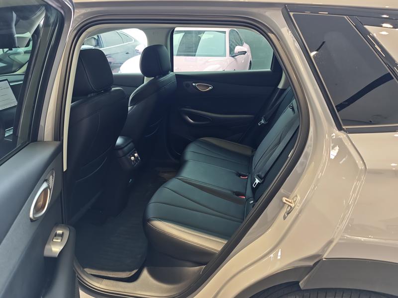 BYD Sea Lion 05 EV, 2025 — фото 9 из 10